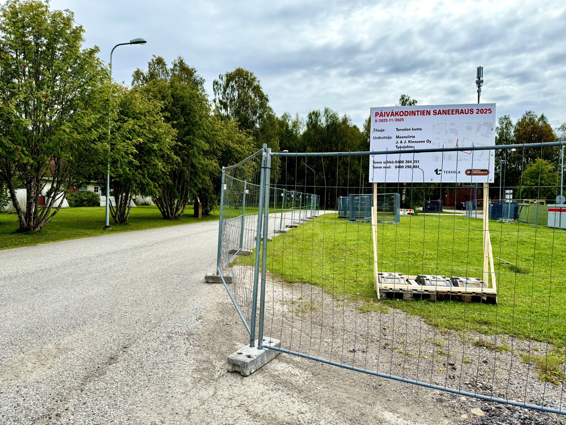 Saneeraustyömaa Päiväkodintien saneeraus.